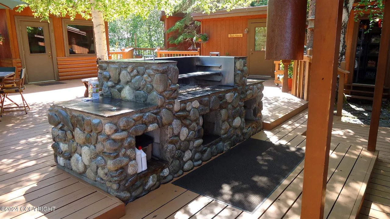 Built-in outdoor grill